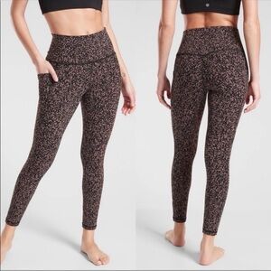 Athleta Salutation Stash Pocket Gravel II 7/8 Tight in Mineral Brown, Size Small